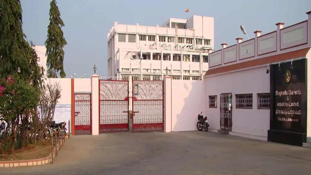 Three Workers Killed in Chemical Leak at Yadgir Pharma Unit crime news02